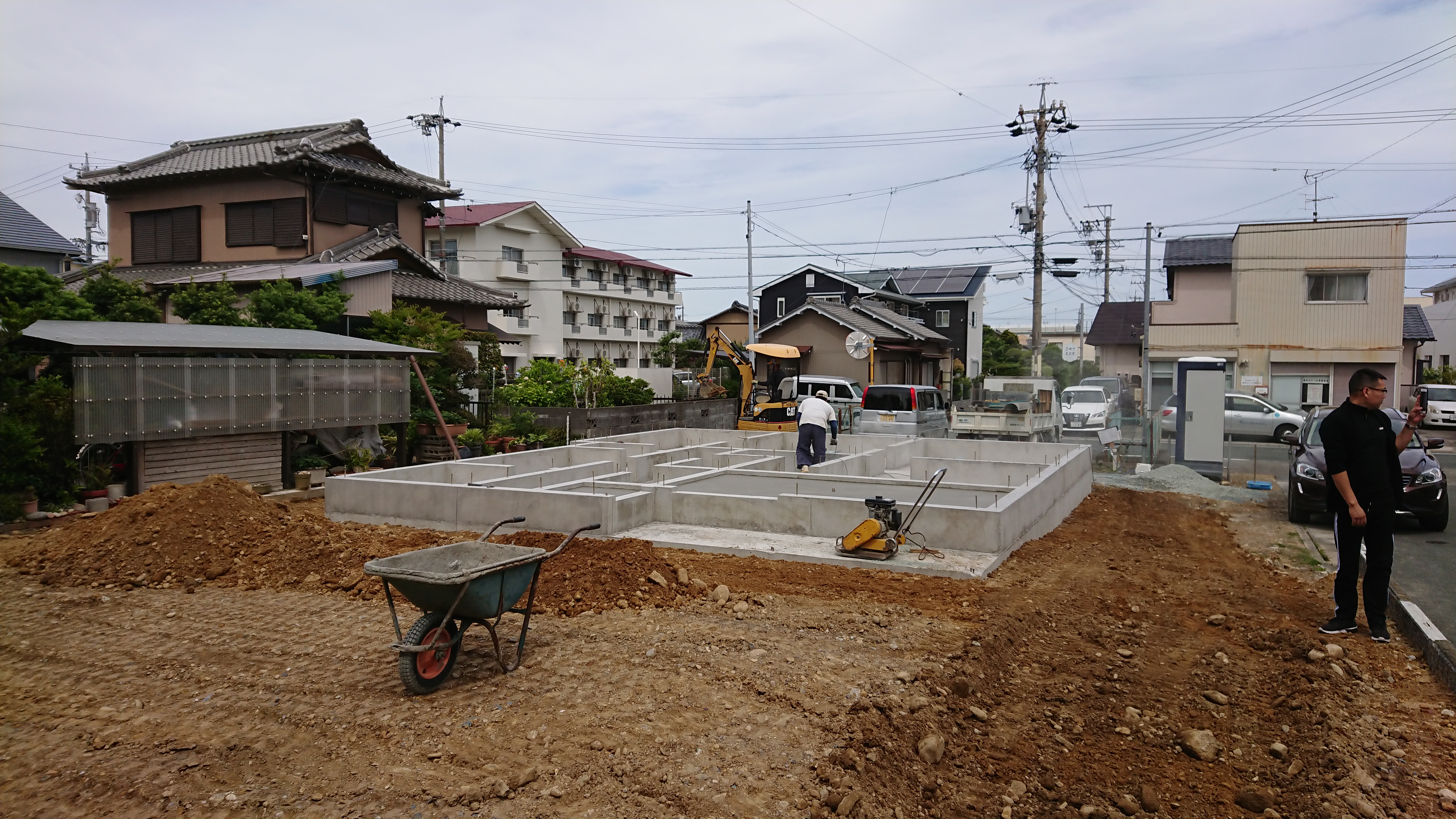 上島のお家、型枠はずれました。